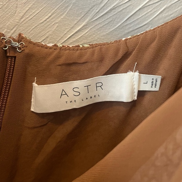 NEW ASTR the Label Lace-Up Puff Sleeve Midi Dress size L - Picture 10 of 10